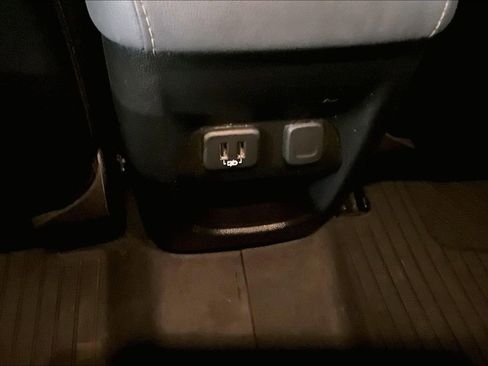 Used 2019 Chevrolet Colorado Z71 image 31