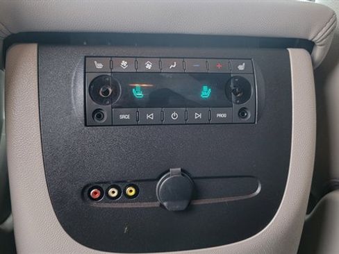 Used 2011 Chevrolet Suburban LT image 50