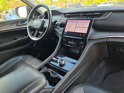 Used 2021 Jeep Grand Cherokee L Limited AWD/4WD image 17