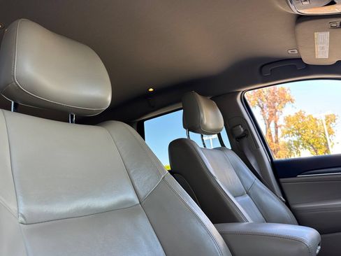 Used 2017 Jeep Grand Cherokee Limited RWD image 20
