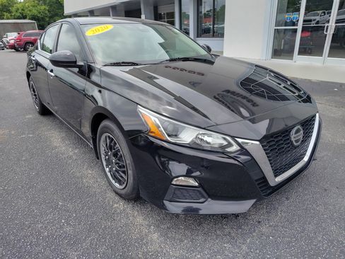Used 2020 Nissan Altima 2.5 S w/ Driver Assist Package image 2