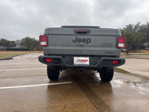 Used 2021 Jeep Gladiator Sport image 5