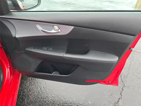 Used 2023 Kia Forte LXS image 6