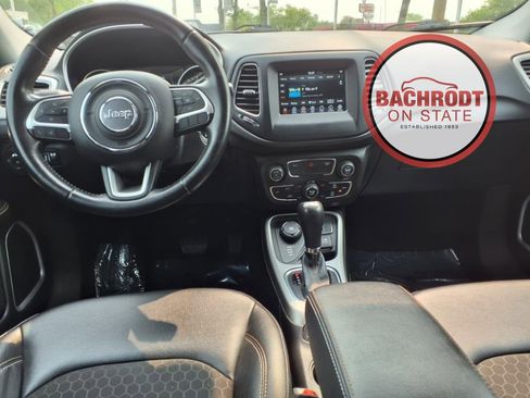 Used 2021 Jeep Compass Latitude image 9