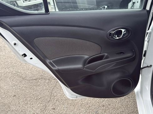 Used 2016 Nissan Versa SV FWD image 14