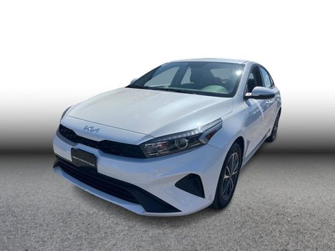 Certified 2023 Kia Forte LXS w/ LXS Technology Package FWD image 1