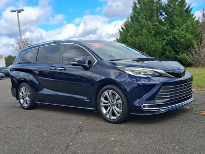 Certified 2021 Toyota Sienna Platinum