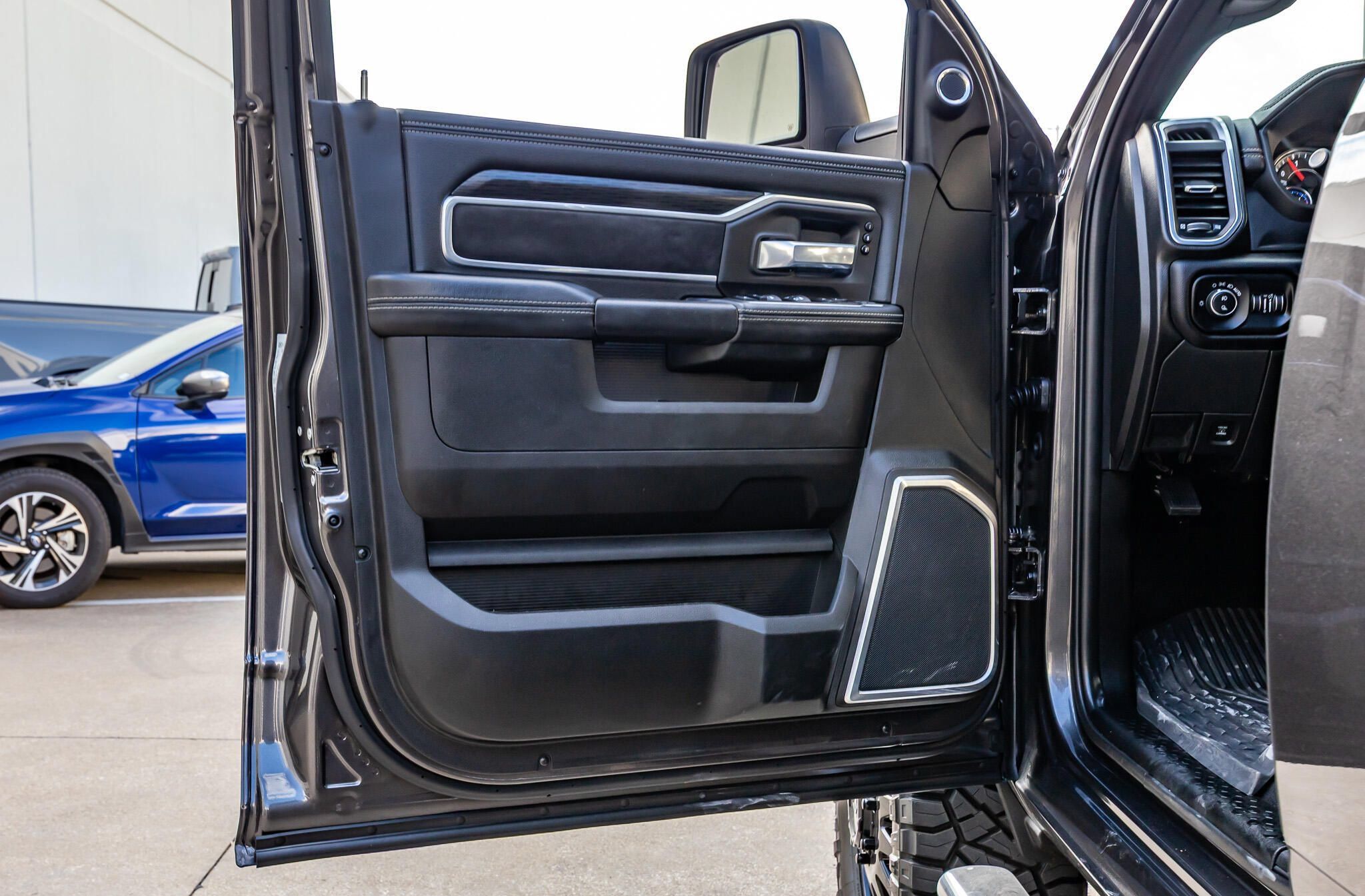 Used 2024 RAM 3500 Laramie w/ Sport Appearance Package AWD/4WD image 40