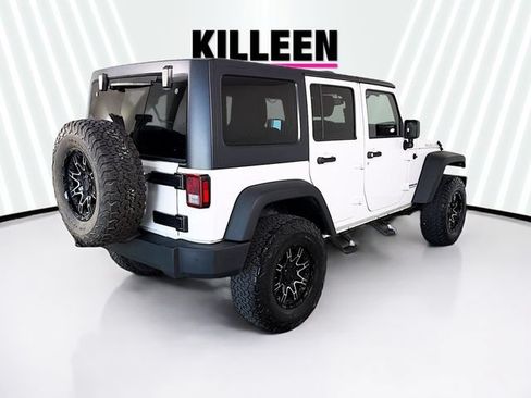 Used 2015 Jeep Wrangler Unlimited Rubicon w/ Connectivity Group AWD/4WD image 7