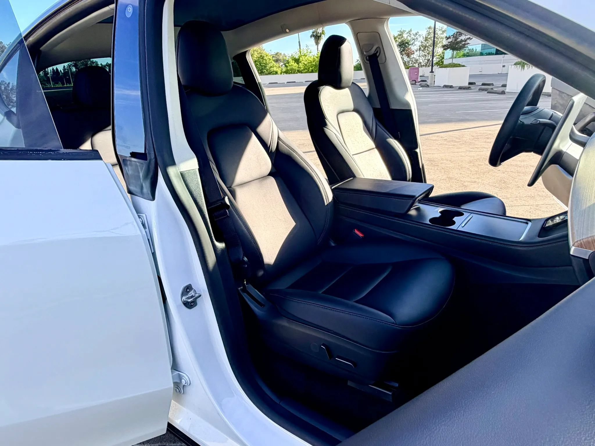 Used 2022 Tesla Model Y Performance AWD/4WD image 12