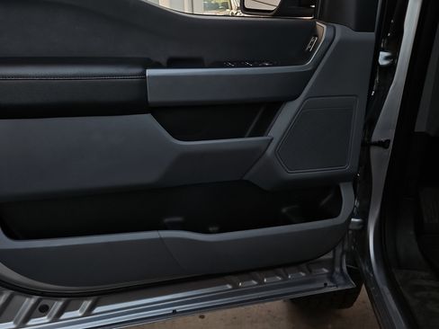 Used 2022 Ford F150 XLT w/ Trailer Tow Package image 7