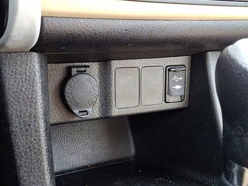 Used 2018 Toyota Corolla LE w/ LE Premium Package w/Moonroof image 29