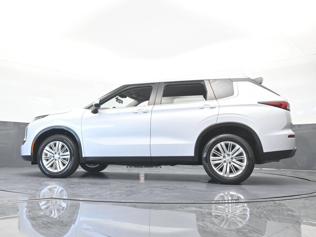 Used 2024 Mitsubishi Outlander ES FWD image 60