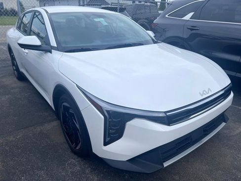 Certified 2025 Kia K4 EX FWD image 5