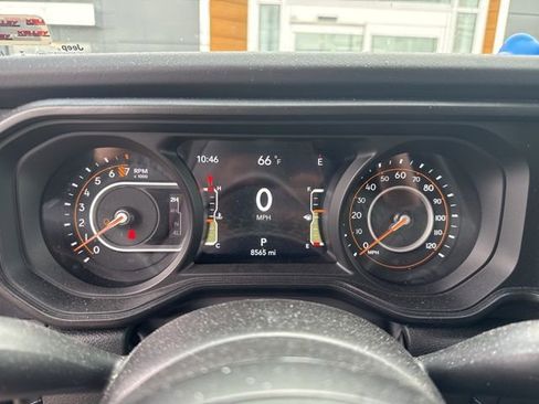 Used 2025 Jeep Gladiator Sport image 11