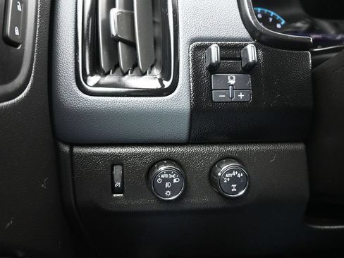 Used 2021 Chevrolet Colorado Z71 w/ Safety Package AWD/4WD image 27