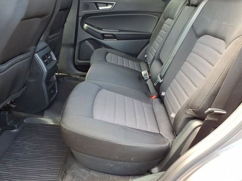 Used 2022 Ford Edge SE image 12