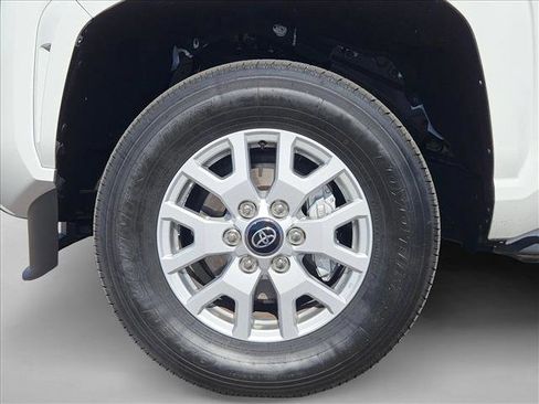 Used 2025 Toyota Tacoma SR5 image 22