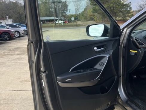 Used 2018 Hyundai Santa Fe Sport image 15