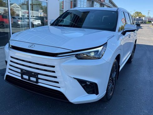 Used 2024 Lexus TX 350 AWD image 3