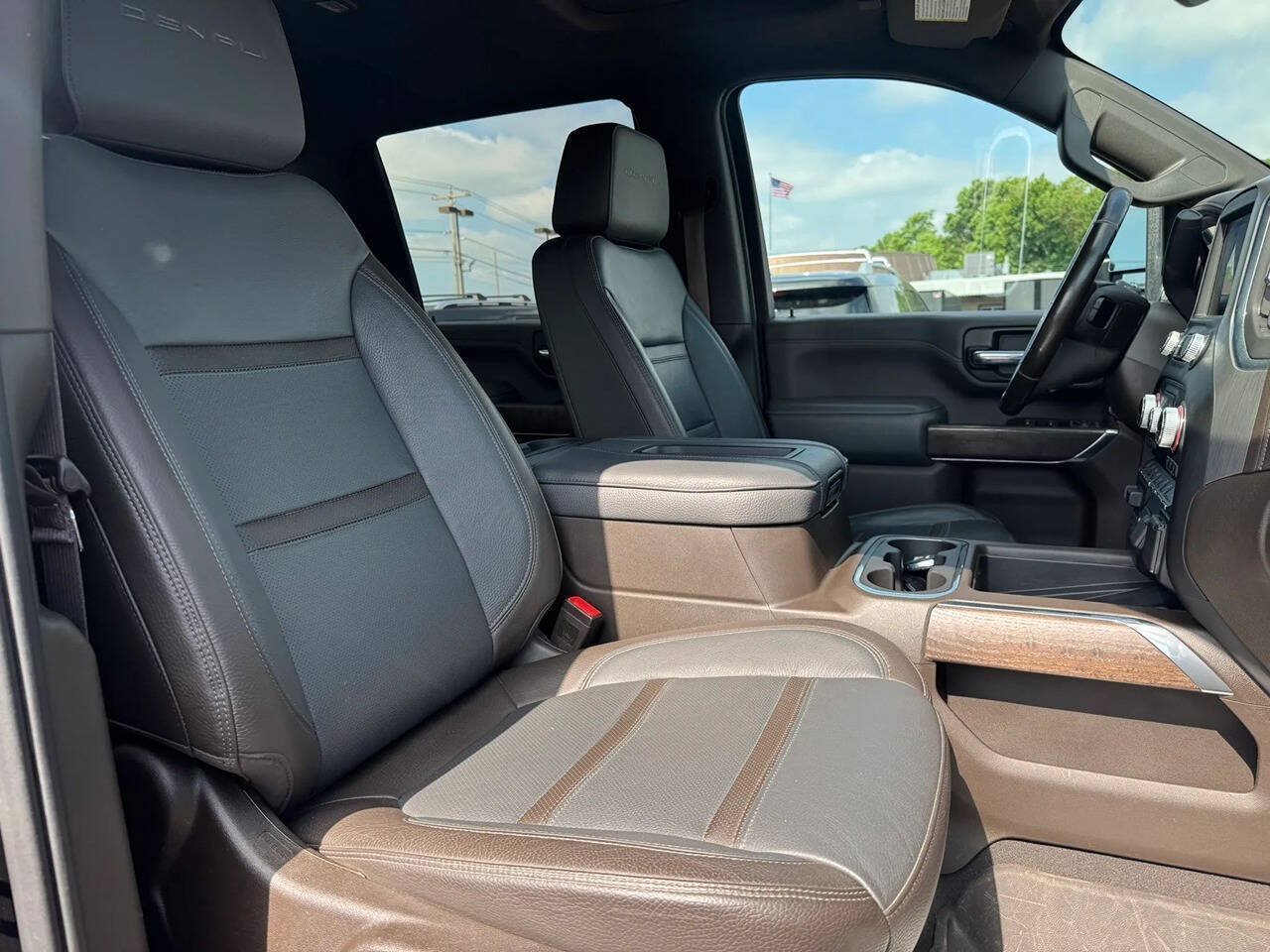 Used 2022 GMC Sierra 2500 Denali w/ Denali Ultimate Package AWD/4WD image 16