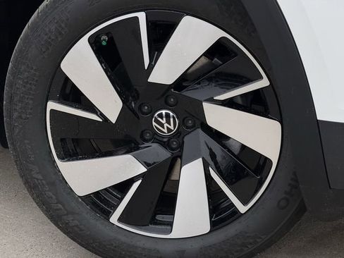 New 2026 Volkswagen Atlas Cross Sport SEL AWD/4WD image 7
