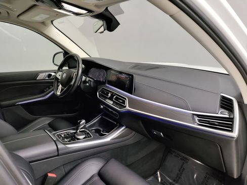 Used 2022 BMW X7 xDrive40i w/ Cold Weather Package image 34