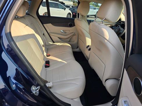 Used 2019 Mercedes-Benz GLC 300 4MATIC image 13