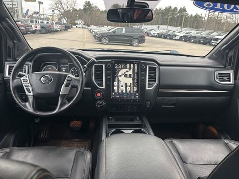 Used 2018 Nissan Titan SL w/ Midnight Edition image 16