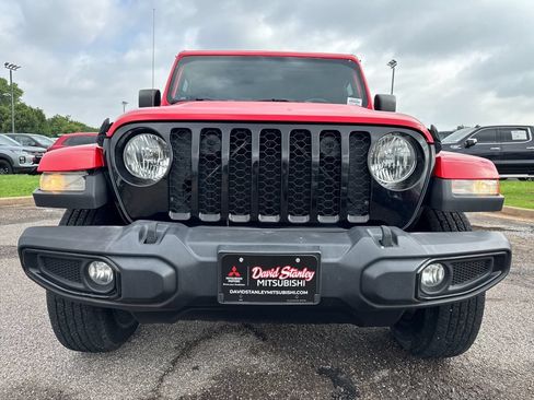 Used 2022 Jeep Gladiator Sport AWD/4WD image 2