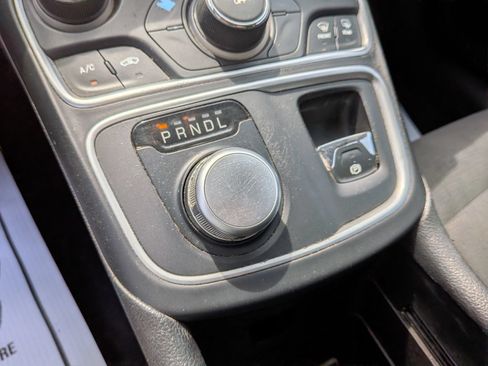 Used 2016 Chrysler 200 Limited w/ Convenience Group FWD image 44