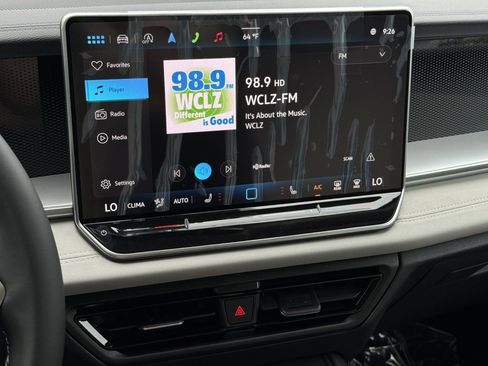 New 2025 Volkswagen Tiguan SE image 29