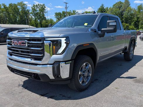 New 2026 GMC Sierra 2500 SLE w/ SLE Value Package; AWD/4WD image 4