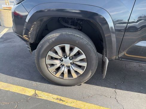 Used 2020 Toyota Tacoma Limited image 2