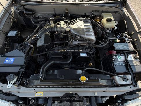 Used 2002 Toyota 4Runner SR5 image 9