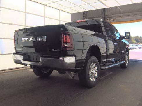 Used 2025 RAM 2500 Big Horn AWD/4WD image 3