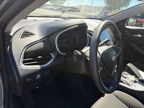 Used 2024 Chevrolet Malibu LT FWD image 12