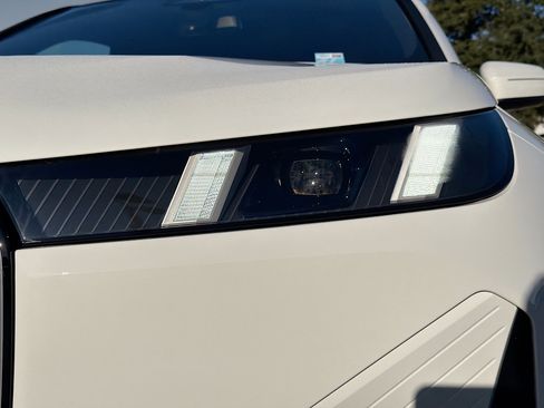 New 2026 BMW iX xDrive60 w/ Premium Package image 9