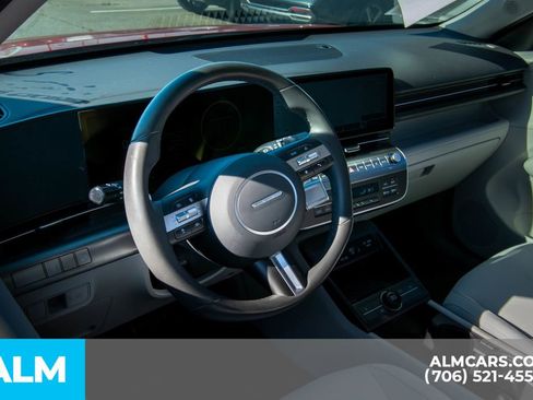 Used 2025 Hyundai Kona SEL image 11