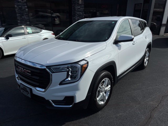 Used 2024 GMC Terrain SLE AWD/4WD image 3