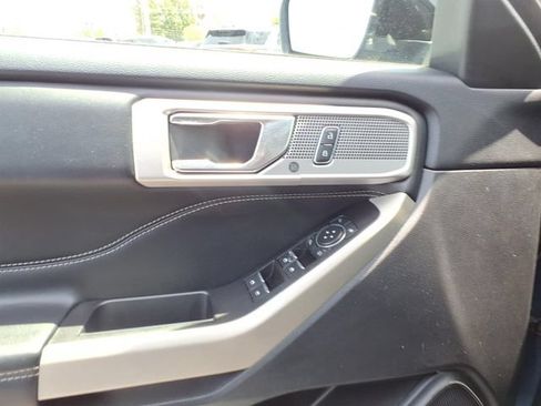 Used 2021 Ford Explorer Limited AWD/4WD image 18