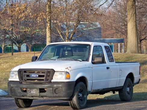 Used 2011 Ford Ranger XL image 4
