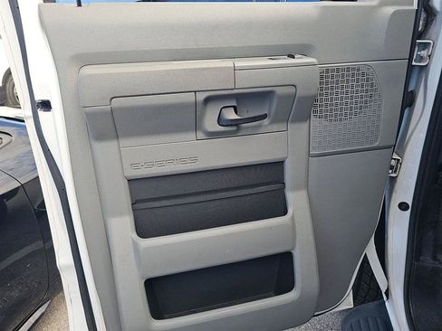 Used 2013 Ford E-350 and Econoline 350 XLT RWD image 15