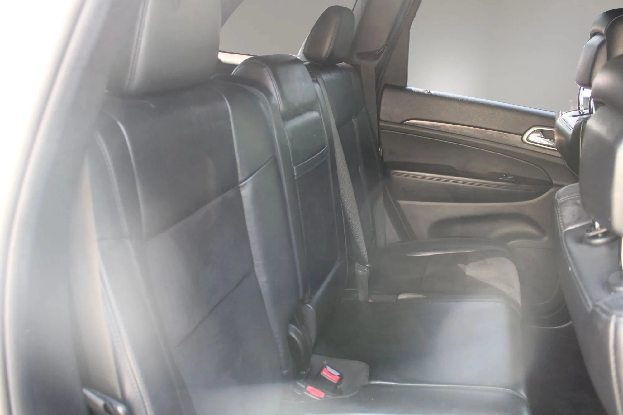 Used 2018 Jeep Grand Cherokee Altitude AWD/4WD image 27