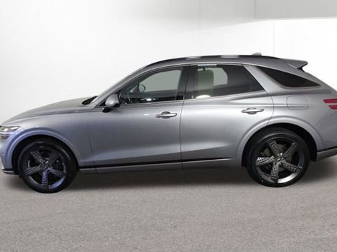 Used 2023 Genesis GV70 2.5T w/ Sport Prestige Package image 6