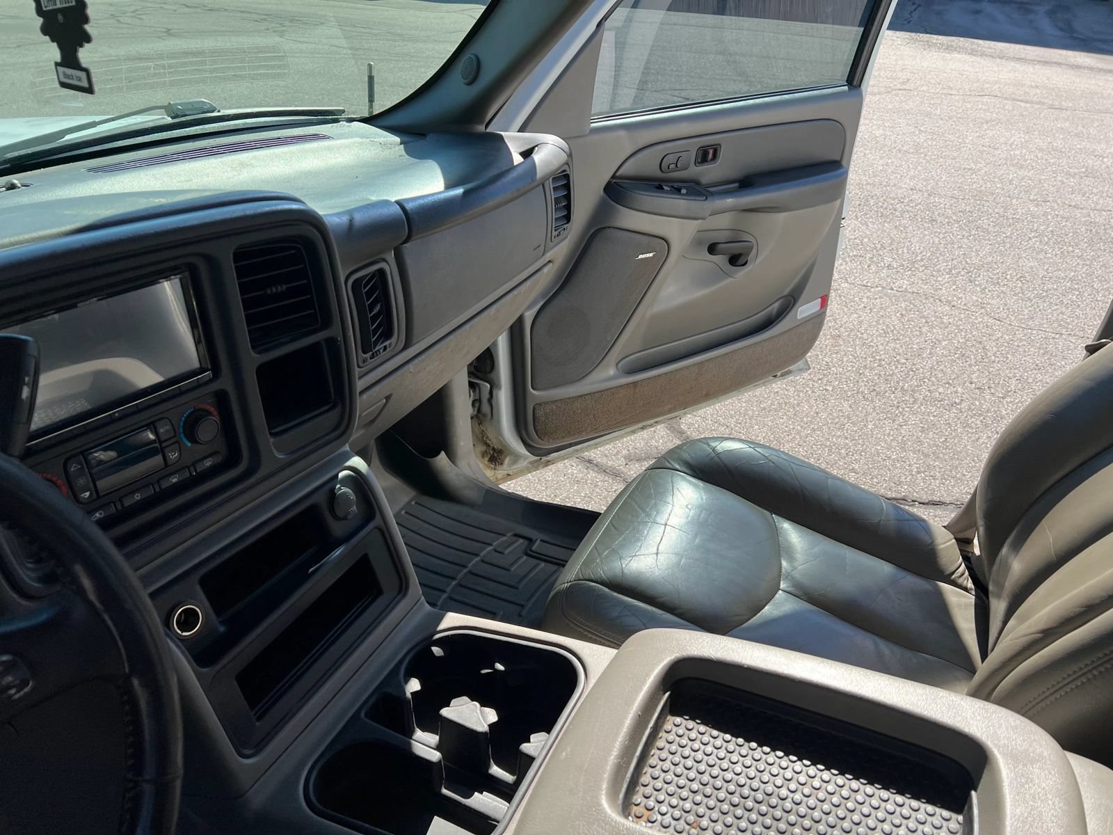 Used 2003 Chevrolet Tahoe LT AWD/4WD image 13