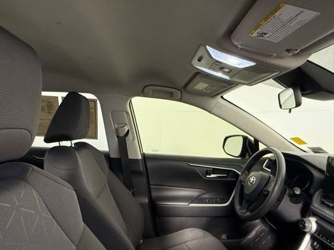 Used 2020 Toyota RAV4 XLE FWD image 53