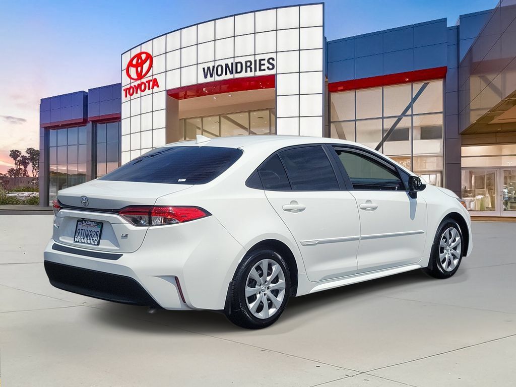 Used 2024 Toyota Corolla LE FWD image 6
