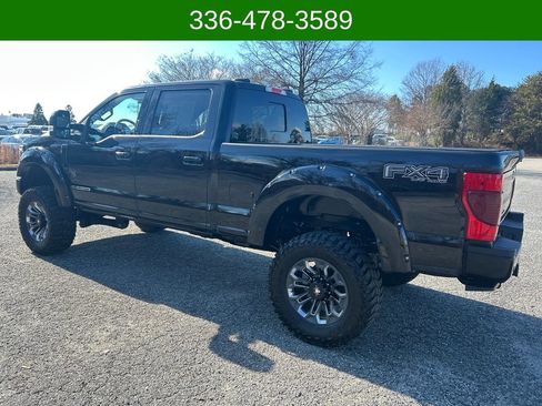 Used 2022 Ford F250 Lariat w/ Black Appearance Package image 3