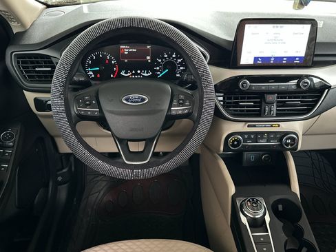 Used 2020 Ford Escape SE image 13